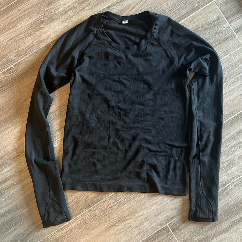 Lululemon Long sleeve swiftly tee size 2